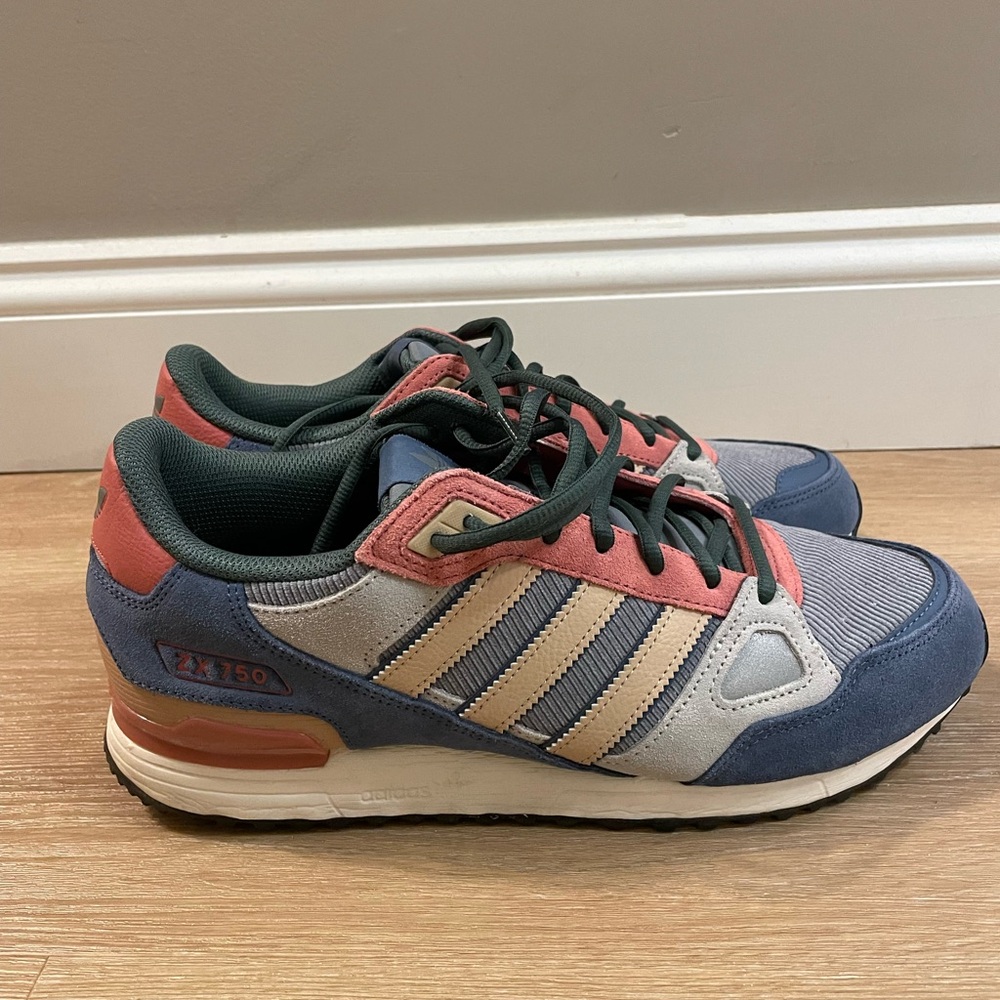Sold…Adidas zx 750